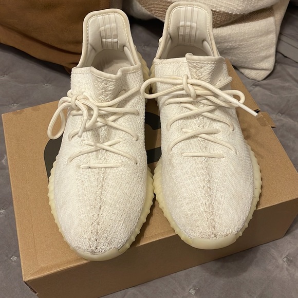 Yeezy Boost 350 V2 - Picture 5 of 8